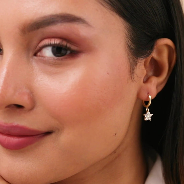 Model wearing 925 Sterling Silver gold plated falling star hoop earrings for women – Zavya