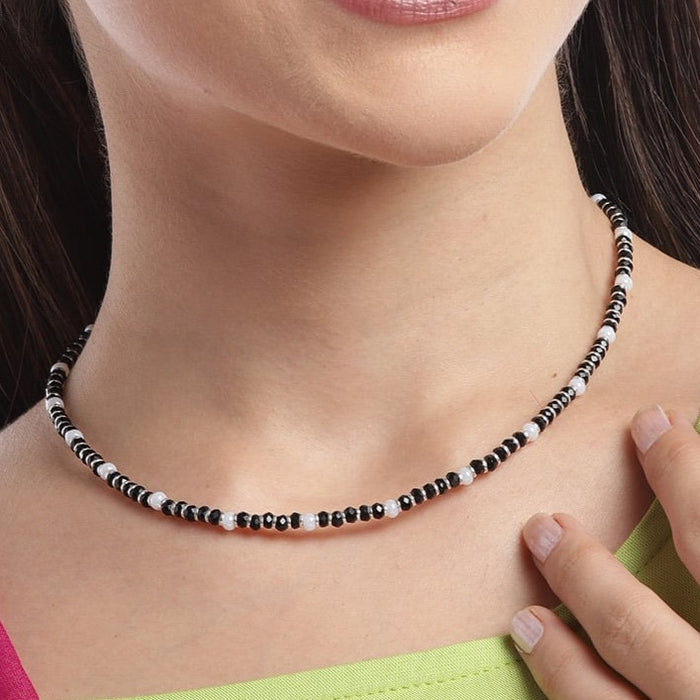 Black beaded Studded Pearls Necklace