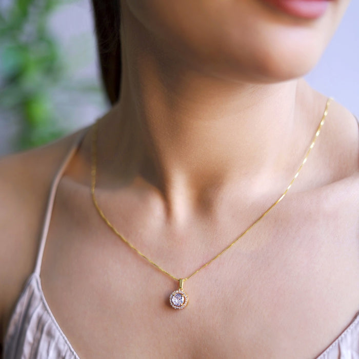 Classic Solitaire Golden Plated 925 Sterling Silver Pendant with Box Chain Gift Hamper