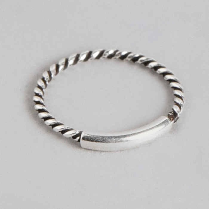 Elegant Round Shaped 925 Silver Nose Pin