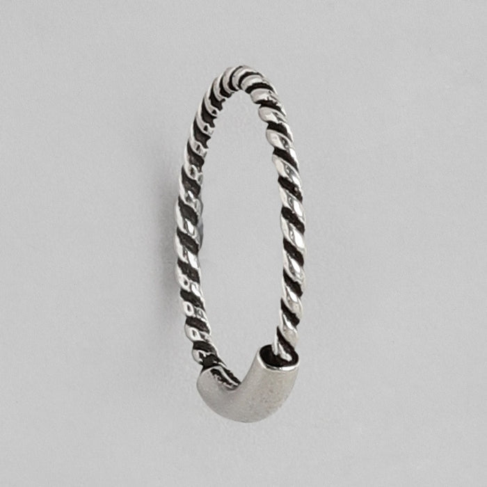 Elegant Round Shaped 925 Silver Nose Pin