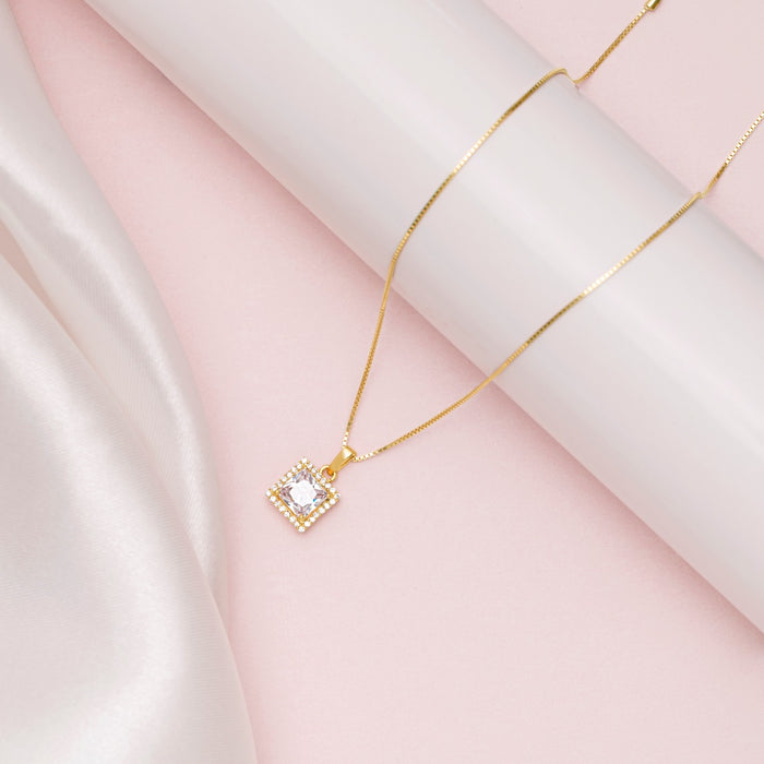 Golden Radiance Adjustable Gold-Plated CZ 925 Sterling Silver Pendant with Chain