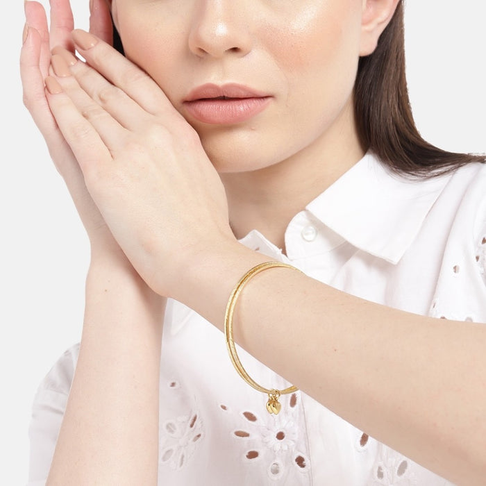 Heartfelt Radiance Gold-Plated 925 Sterling Silver Bangle