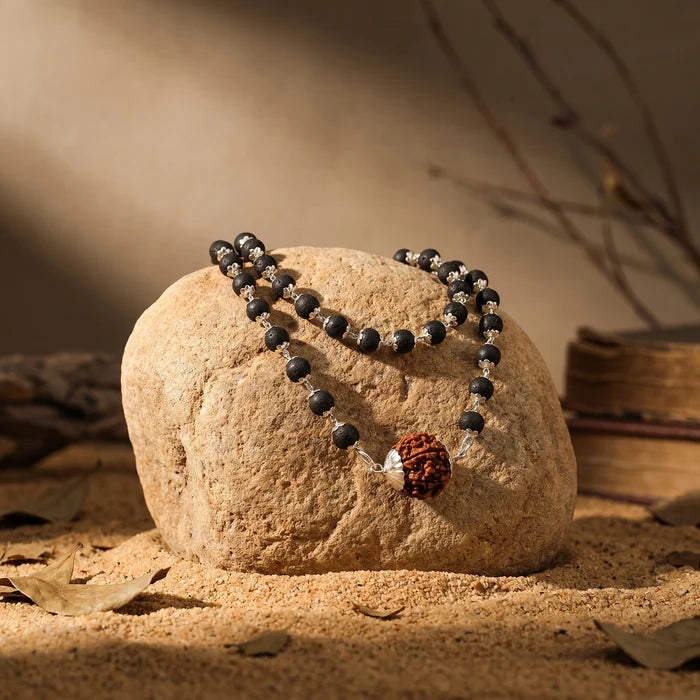 Karungali Mala in Silver-Cap with 5 Mukhi Rudraksha