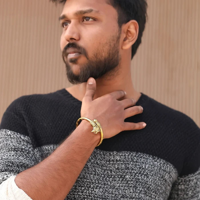 Premium Murugan Kada | Spiritual Jewelry for Strength and Protection - view 2