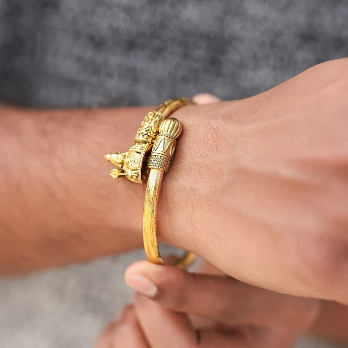 Premium Murugan Kada | Spiritual Jewelry for Strength and Protection - view 3