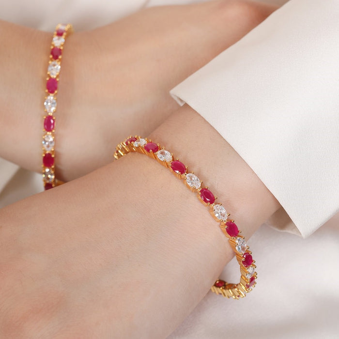 Radiant Elegance Gold-Plated Bangle in 925 Sterling Silver