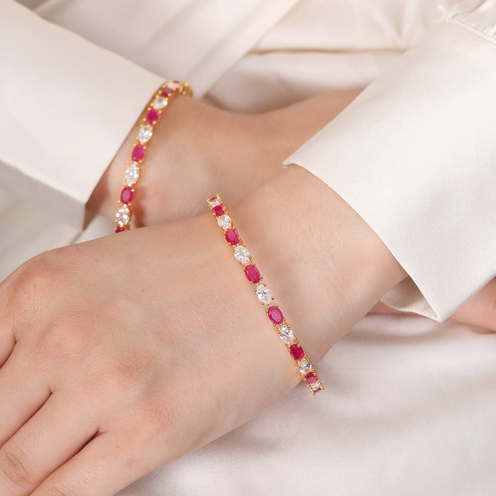 Radiant Elegance Gold-Plated Bangle in 925 Sterling Silver