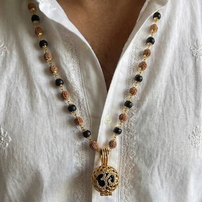 Rudraksha Karungali Mala with Karungali Bead - view 4