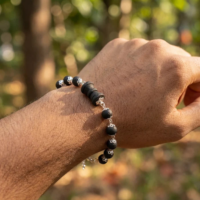 Silver Cap Karungali Bracelet with Karungali Damroo - view 3
