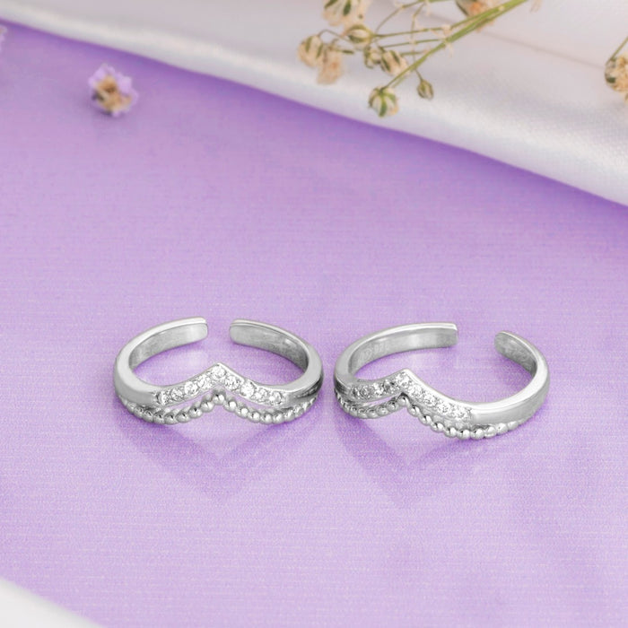 Classy 925 Sterling Silver toe rings for women featuring an adjustable CZ chevron design – Zavya