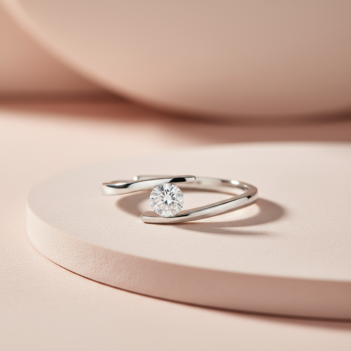 Women's 925 Sterling Silver adjustable solitaire ring featuring a sparkling round stone on a pink base – Zavya