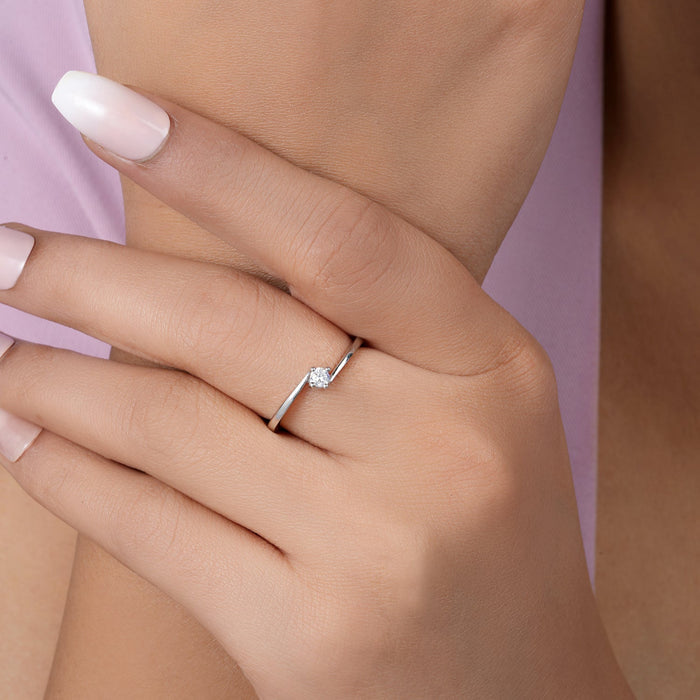 Timeless Elegance Rhodium Plated 925 Silver Solitaire Womens Ring (Adjustable)