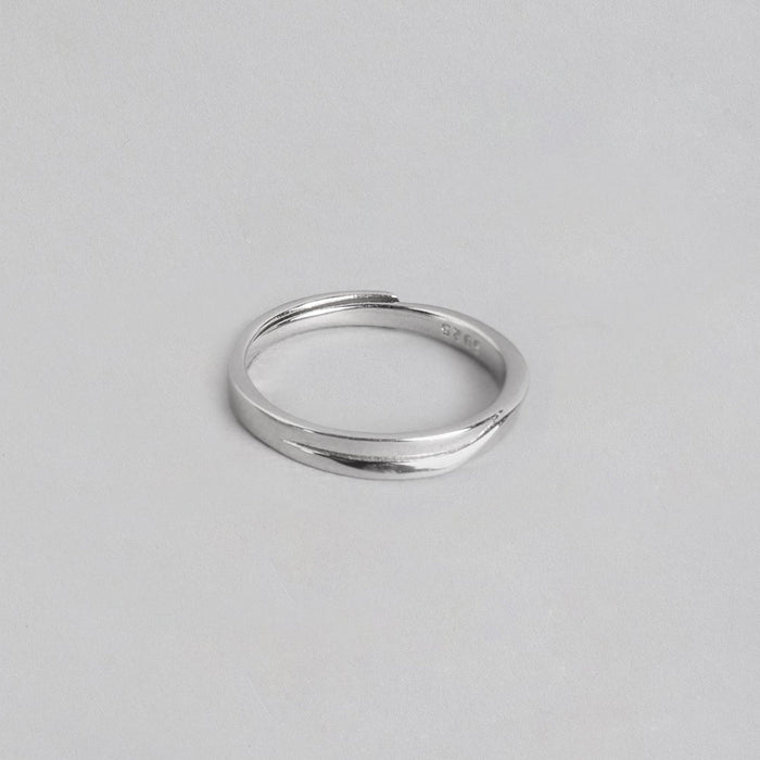 Adjustable 925 Sterling Silver ring showing a sleek cross design. Perfect jewellery gift for him – Zavya