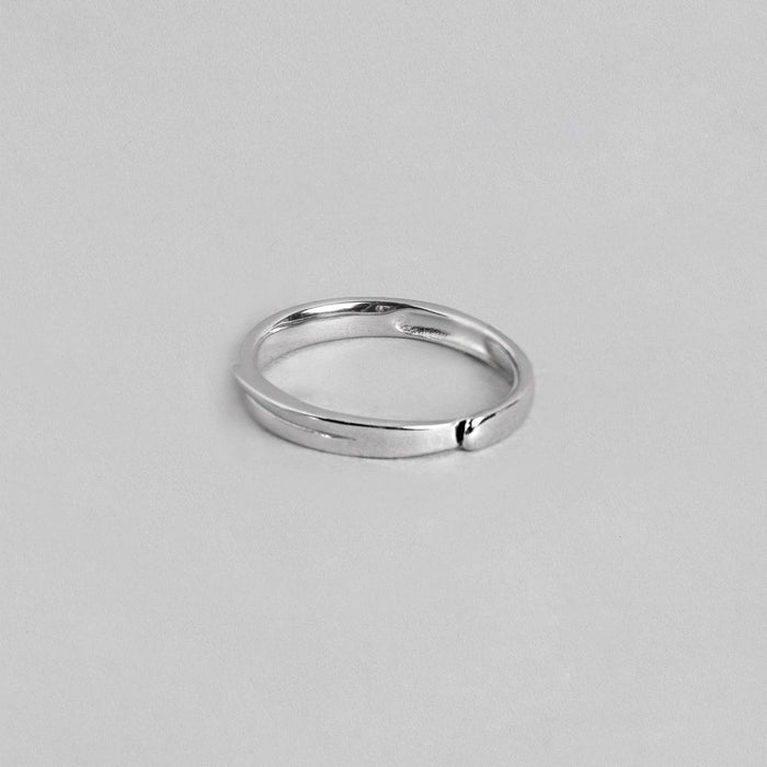 Adjustable 925 Sterling Silver ring with a sleek cross-over band. Ideal jewelry gift for him. – Zavya