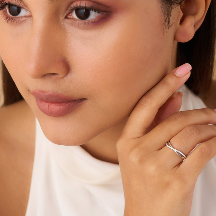 Woman wearing 925 Sterling Silver Infinite Sparkle adjustable ring on finger – Zavya